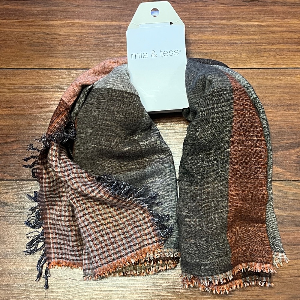 Mia & Tess Women's Multicolor Scarf
